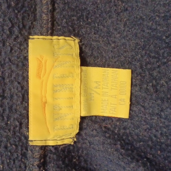 4/$40 Blue Fleece Robe - Size Medium - Picture 5 of 8